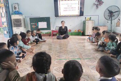 Hoạt động trải nghiệm lồng ghép về kỹ năng thoát hiểm phòng cháy chữa cháy của các bé lớp nhỡ
